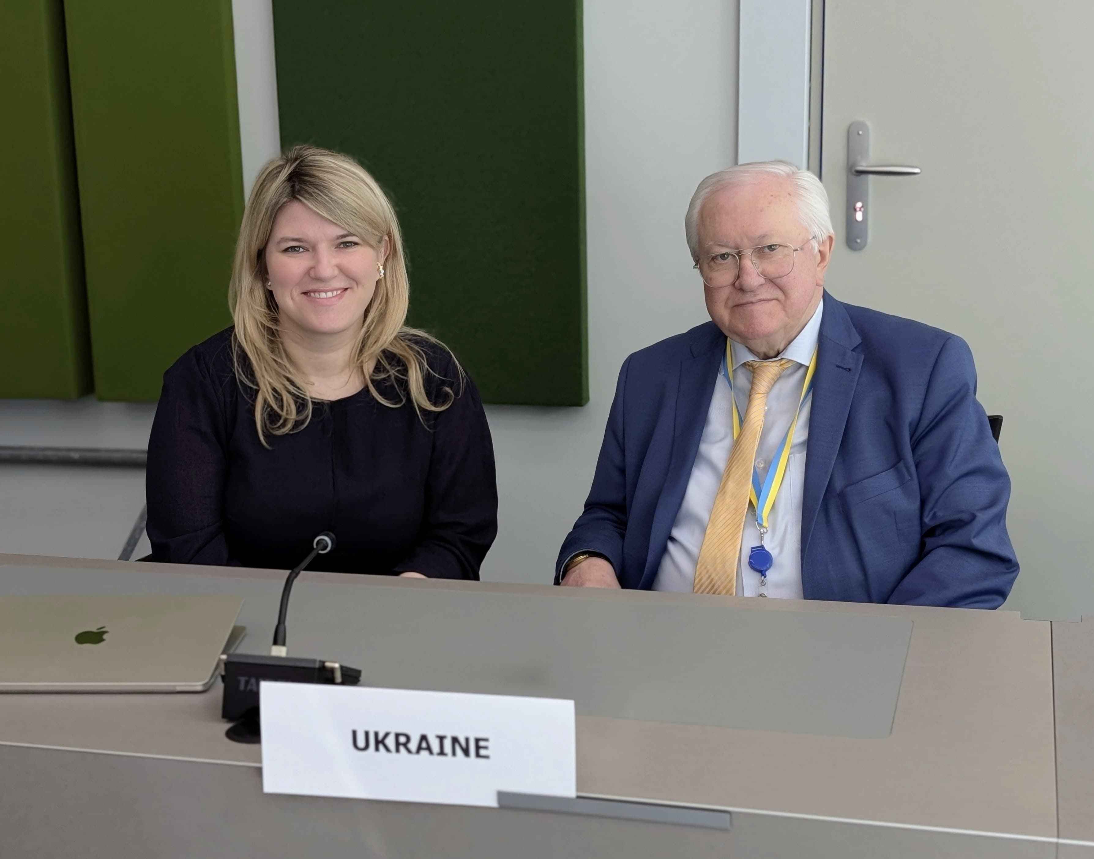 На фото заступниця Міністра соціальної політики України з питань європейської інтеграції Ірина Постоловська та постійний представник України при Раді Європи Борис Тарасюк
