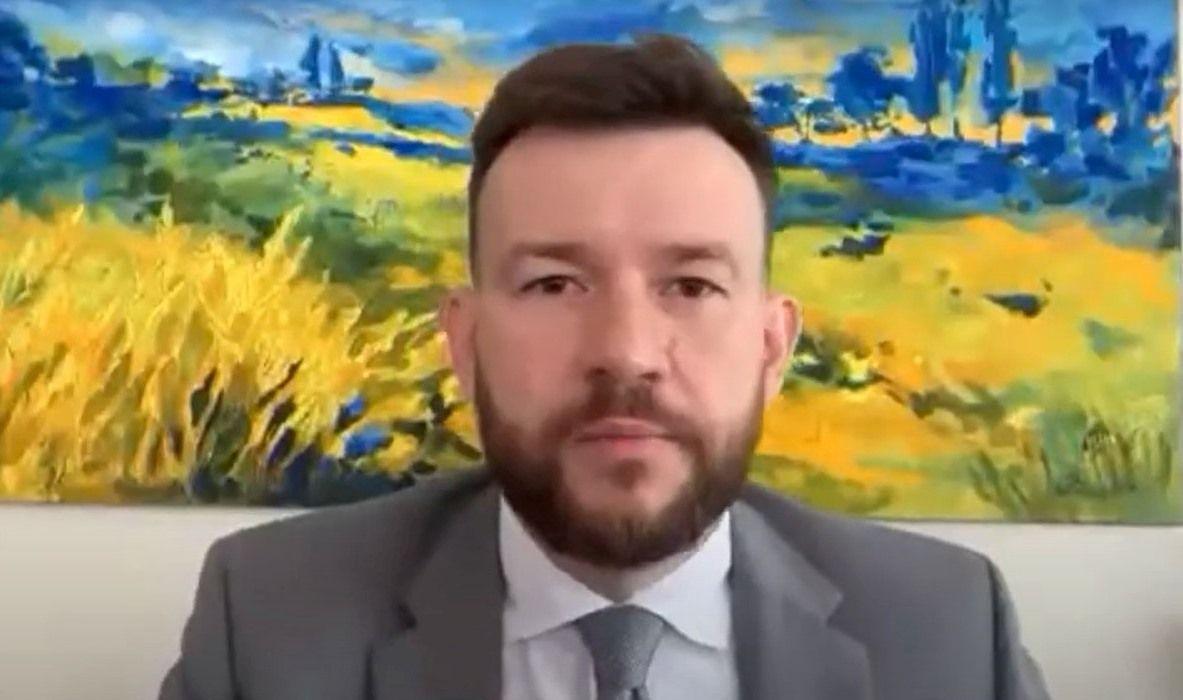 На фото Міністр соціальної політики, сім"ї та єдності Денис Улютін