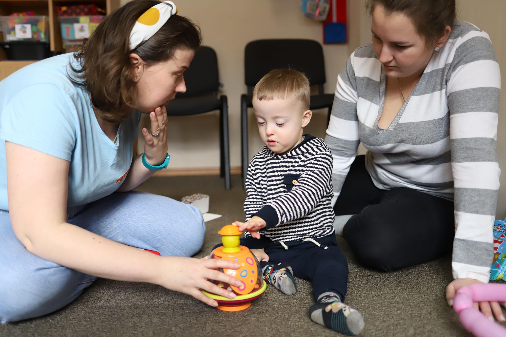 Допомога в природному середовищі дитини: Послуга раннього втручання.